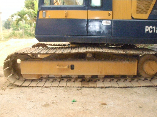 ประกาศขายรถแบคโฮ โคมัสสุ 120 รุ่น 3 (เหลือง/น้ำเงิน)