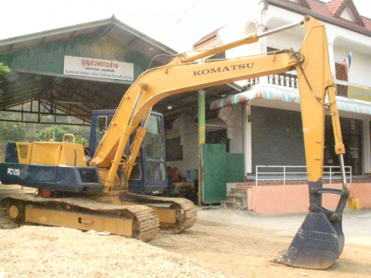 ประกาศขายรถแบคโฮ โคมัสสุ 120 รุ่น 3 (เหลือง/น้ำเงิน)