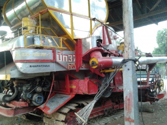 ขายแพ็คคู่!!!  รถเกี่ยว+รถลาก  รถเกี่ยว ศักดิ์พัฒนาฯ บิ๊ก37 อุ้ม2.5 ตัน เครื่องMITSU 6D17 210 แรง แห้งดี ไม่หลวม แรงจัด ปั๊ม ไดกิ้น23 ตัวเดินโม่ สภาพดี พร้อมรถลาก หัวยาว เพลาเดียว เครื่อง6BD1 165 แห้งจัด แรงดี สภาพสวย เอกสารเล่มทะเบียนพร้อม  พร้อมใช้ พร้อ