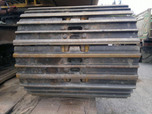 ขายรถแบคโฮ KOMATSU PC-200-7 ไฟฟ้ามี 8200 ช.ม ปี.2005 เล่มทะเบียน  รถสวยพร้อมใช้