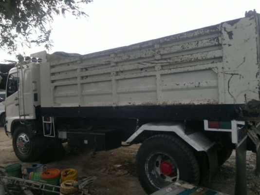 ขายรถ 6 ล้อ กระบะเหล็ก ยาว.4.50 ม. HINO เมก้า เครื่อง.212 แรงโบ ปี.47 รถสวยพร้อมใช้