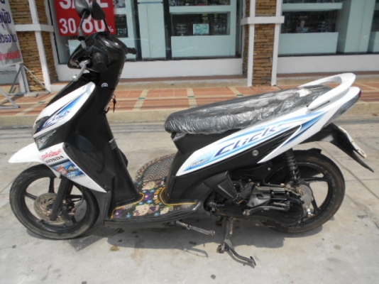 Honda-Click 110cc ราคาถูกๆครับ ชุดสีสวยๆล้อแม้กแท้ เข้ามาดูก่อนครับ