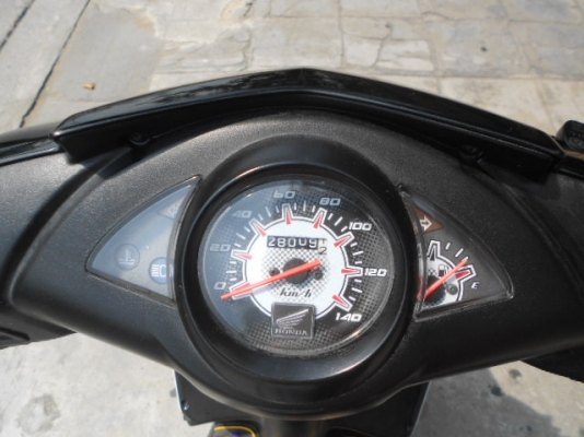 Honda-Click 110cc ราคาถูกๆครับ ชุดสีสวยๆล้อแม้กแท้ เข้ามาดูก่อนครับ