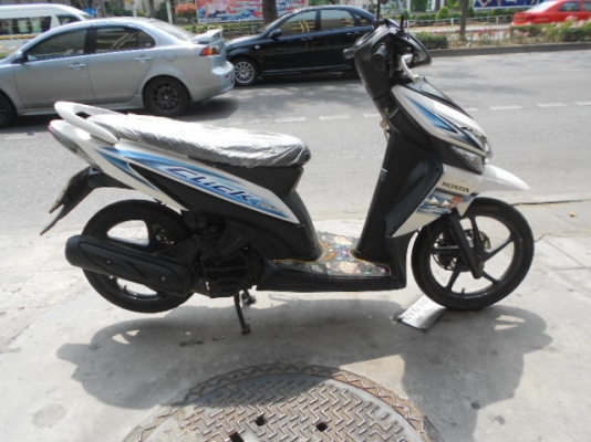 Honda-Click 110cc ราคาถูกๆครับ ชุดสีสวยๆล้อแม้กแท้ เข้ามาดูก่อนครับ