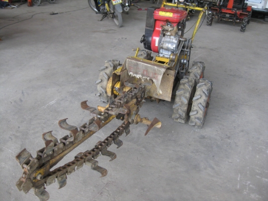 รถขุดรองดินเดินตาม BARONES พร้อมใช้