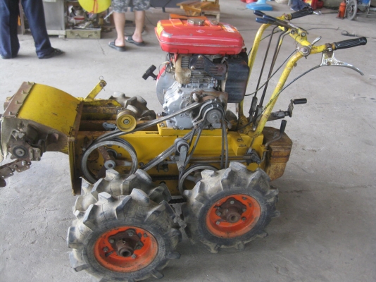 รถขุดรองดินเดินตาม BARONES พร้อมใช้