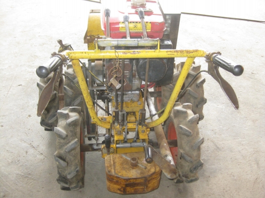 รถขุดรองดินเดินตาม BARONES พร้อมใช้