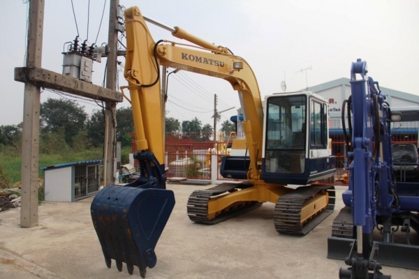 รถแบคโฮ Komatsu-PC80-3 มือสองญี่ปุ่นแท้ๆนำเข้าเอง ทำสี ตรวจเช็คสภาพให้หมด พร้อมใช้สุดๆราคาคุยกันได้ มีบริการขนส่ง