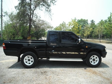 ขายอีซูซุโรดิโอขับ 4 เครื่อง 2500 สภาพดี พร้อมใช้งาน