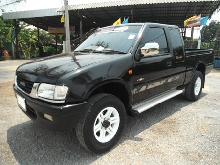 ขายอีซูซุโรดิโอขับ 4 เครื่อง 2500 สภาพดี พร้อมใช้งาน