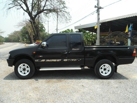 ขายอีซูซุโรดิโอขับ 4 เครื่อง 2500 สภาพดี พร้อมใช้งาน