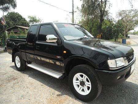 ขายอีซูซุโรดิโอขับ 4 เครื่อง 2500 สภาพดี พร้อมใช้งาน