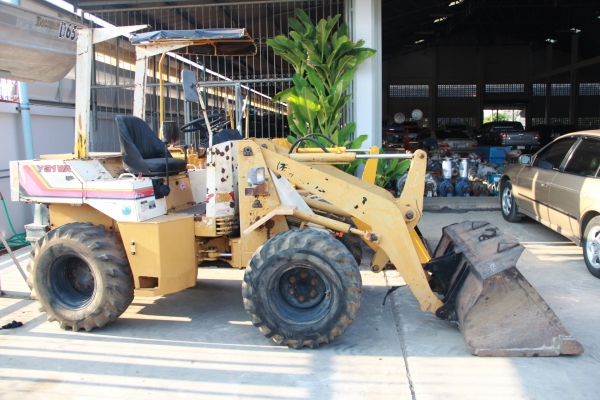 รถตักล้อยาง Yanmar-Y31WA มือสองญี่ปุ่นแท้ พร้อมทำสีให้เหมือนใหม่ ไม่เคยใช้งานในไทย พร้อมใช้งาน มีบริการขนส่ง