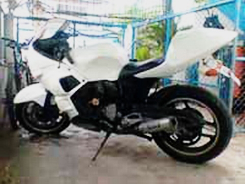 ขาย คาวาซากิ GPX 750 จอดนานไม่ติด 17000 ขาย คาวาซากิ GPX 750 จอดนานไม่ติด 17000