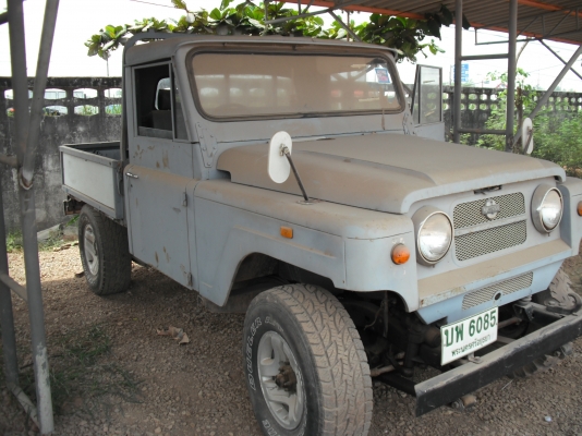 nissan patol g 60 เครื่อง rd 28 3 เกียร์  กระบะลอยทะเบียนไม่ขาด  ติดต่อมาที่ 0816654579