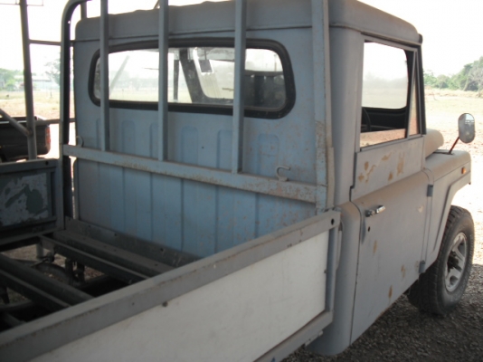 nissan patol g 60 เครื่อง rd 28 3 เกียร์  กระบะลอยทะเบียนไม่ขาด  ติดต่อมาที่ 0816654579