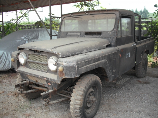 nissan patol g 60 เครื่อง rd 28 3 เกียร์  กระบะลอยทะเบียนไม่ขาด  ติดต่อมาที่ 0816654579