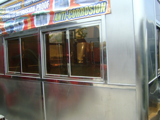 ขายตูออฟฟิตอลูมิเนียม ขนาด กว้าง 2.3 เมตร ยาว 3 เมตร