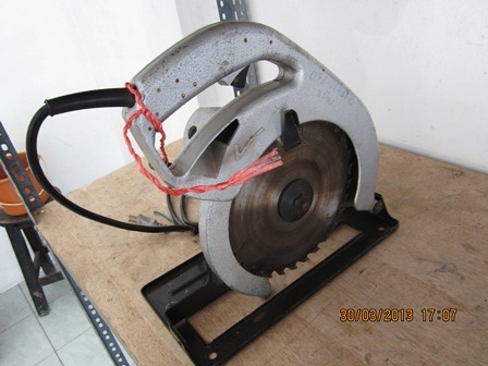 เลื่อยวงเดือน 10 นิ้ว makita รุ่น 5201N (1,450w.) เลื่อยวงเดือน 10 นิ้ว makita รุ่น 5201N (1,450w.)