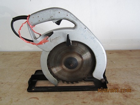 เลื่อยวงเดือน 10 นิ้ว makita รุ่น 5201N (1,450w.)