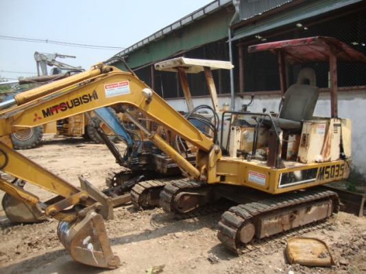 ขายรถแบคโฮKomatsu 28uu  Hitachi 120 ราคา490,000บาท มี3คัน ชั่วโมง Mistsu MS035, Kubota KH-50,Hanix N2602 นำเข้าจากญี่ปุ่นมีอินวอล์ย
