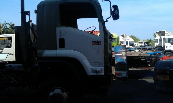 ขายรถหัวลาก 10 ล้อปี2012หัวไฟไหม้ไม่มีชนมารับรองได้