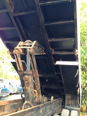 ขาย10ล้อHINO3Mกระบะดั้ม320แรง2คานหน้า