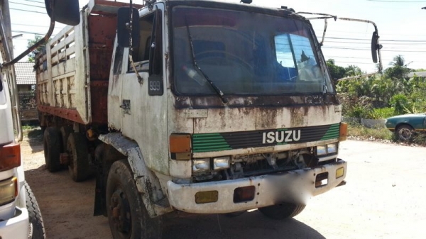 รถอิซูซุ 10 ล้อดั๊ม 210 แรงม้า ( ขายตามสภาพ ) สนใจติดต่อ 081 - 6079515 รถอิซูซุ 10 ล้อดั๊ม 210 แรงม้า ( ขายตามสภาพ ) สนใจติดต่อ 081 - 6079515