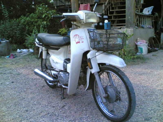 ขายดรีมคุรุสภา(ขาว)เล่มทะเบียนพร้อมชุดโอนเครื่องดีมากอะไหล่เดิมๆติดรถ