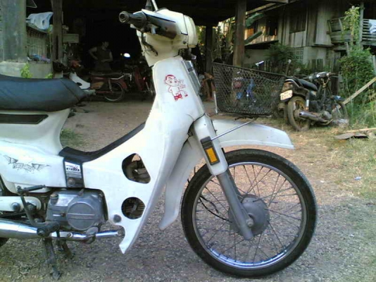 ขายดรีมคุรุสภา(ขาว)เล่มทะเบียนพร้อมชุดโอนเครื่องดีมากอะไหล่เดิมๆติดรถ