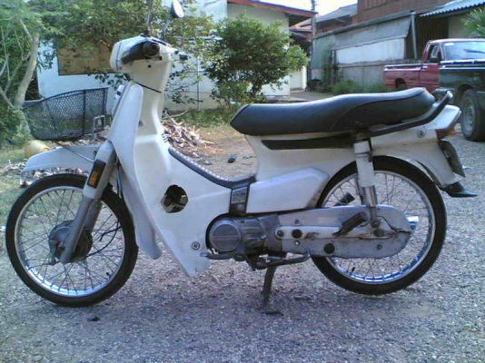 ขายดรีมคุรุสภา(ขาว)เล่มทะเบียนพร้อมชุดโอนเครื่องดีมากอะไหล่เดิมๆติดรถ