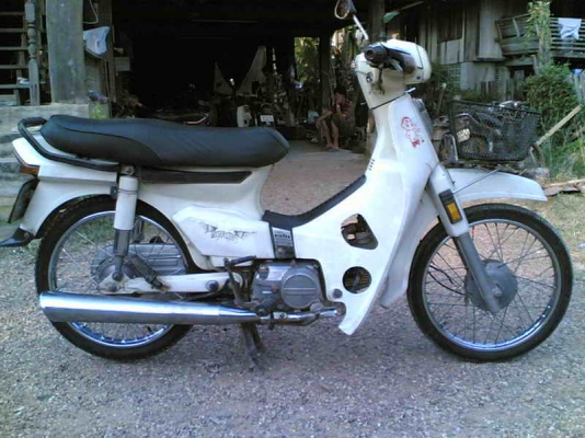 ขายดรีมคุรุสภา(ขาว)เล่มทะเบียนพร้อมชุดโอนเครื่องดีมากอะไหล่เดิมๆติดรถ