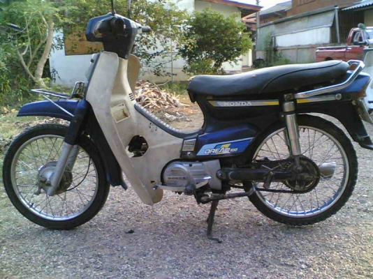 ขายดรีมคุรุสภา(น้ำเงิน)เล่มทะเบียนพร้อมชุดโอนเครื่องดีสียังสดอะไหล่เดิมติดรถ