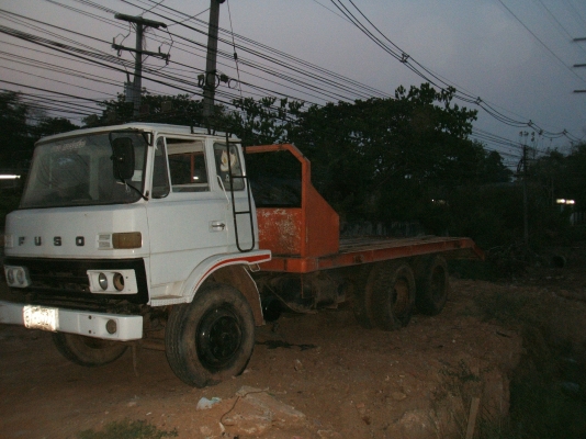 ขายด่วน รถสิบล้อ มิตซู 215K  1 เพลา เครื่อง EH700 (170 แรงม้า)  สภาพดี คัซซีดี เครื่องดี  ท้ายลาดขึ้นแมคโคร 120