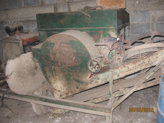 ขายเครื่องสีมันพร้อมใช้งาน สภาพดี เก็บไว้ในโกดังเรียบร้อย