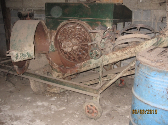 ขายเครื่องสีมันพร้อมใช้งาน สภาพดี เก็บไว้ในโกดังเรียบร้อย