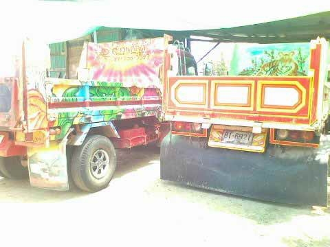 ขอประกาศขายหกล้อดั้ม  2  คัน  คันที่ 1  ISUZU ร็อกกี้ เครื่อง  195  ราคา  960000  และ ISUZU DECA เครื่อง  195  ราคา  1030000  สภาพพร้อมใช้งาน