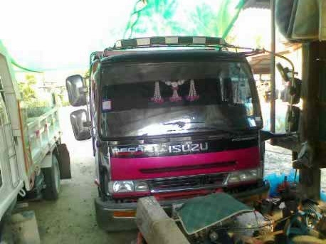 ขอประกาศขายหกล้อดั้ม  2  คัน  คันที่ 1  ISUZU ร็อกกี้ เครื่อง  195  ราคา  960000  และ ISUZU DECA เครื่อง  195  ราคา  1030000  สภาพพร้อมใช้งาน