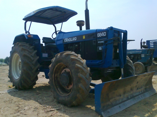 ขายรถไถ FORD ฟอร์ด 6640 Newholland
