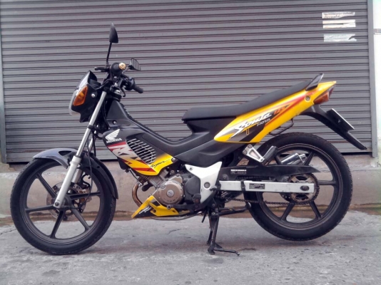 ขออนุญาติขาย Honda Sonic 125 CC. มือเดียว สีเหลืองดำ ล้อแม็ก