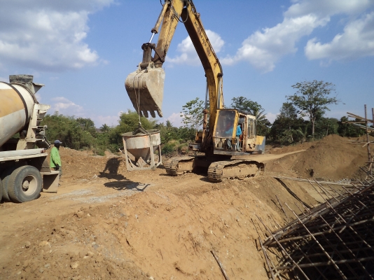 ขาย pc200-2  เจ้าของขายเอง โทร.081-9823052