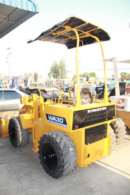 รถตักล้อยาง KOMATSU-WA30 มือสองญี่ปุ่นแท้ ทำสีให้เหมือนใหม่ ไม่เคยใช้งานในไทย พร้อมใช้งาน มีบริการขนส่ง