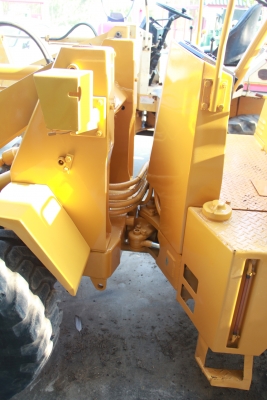 รถตักล้อยาง KOMATSU-WA30 มือสองญี่ปุ่นแท้ ทำสีให้เหมือนใหม่ ไม่เคยใช้งานในไทย พร้อมใช้งาน มีบริการขนส่ง