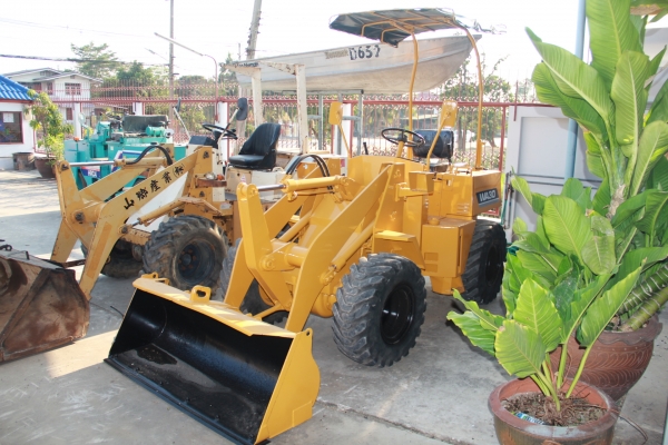 รถตักล้อยาง KOMATSU-WA30 มือสองญี่ปุ่นแท้ ทำสีให้เหมือนใหม่ ไม่เคยใช้งานในไทย พร้อมใช้งาน มีบริการขนส่ง