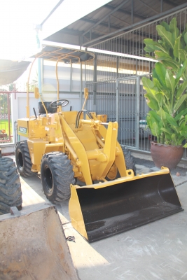 รถตักล้อยาง KOMATSU-WA30 มือสองญี่ปุ่นแท้ ทำสีให้เหมือนใหม่ ไม่เคยใช้งานในไทย พร้อมใช้งาน มีบริการขนส่ง