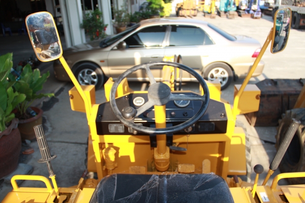 รถตักล้อยาง KOMATSU-WA30 มือสองญี่ปุ่นแท้ ทำสีให้เหมือนใหม่ ไม่เคยใช้งานในไทย พร้อมใช้งาน มีบริการขนส่ง
