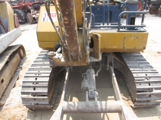 KOMATSU PC30-6  เก่าไทย เอวแน่น ปั็มแรง สภาพพร้อมใช้ สุดๆเอาไปแบ่งกันใช้ได้เลยครับ   น้องร็อค จัดหั้ย สนใจโทร สอบถามได้ 081-8535656