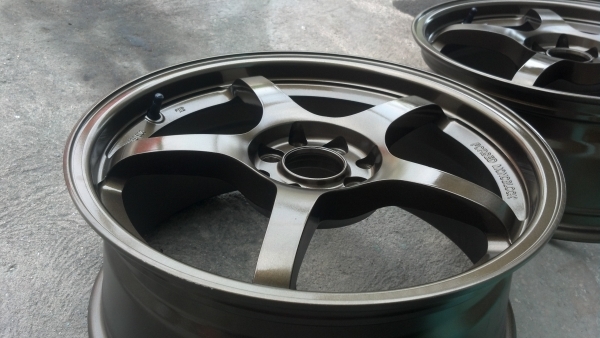 แม็กเจแปน ขอบ17 เบาๆ สีใหม่เนียน ราคา 7900 บาท แม็กเจแปน ขอบ17 เบาๆ สีใหม่เนียน ราคา 7900 บาท