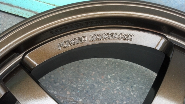 แม็กเจแปน ขอบ17 เบาๆ สีใหม่เนียน ราคา 7900 บาท แม็กเจแปน ขอบ17 เบาๆ สีใหม่เนียน ราคา 7900 บาท