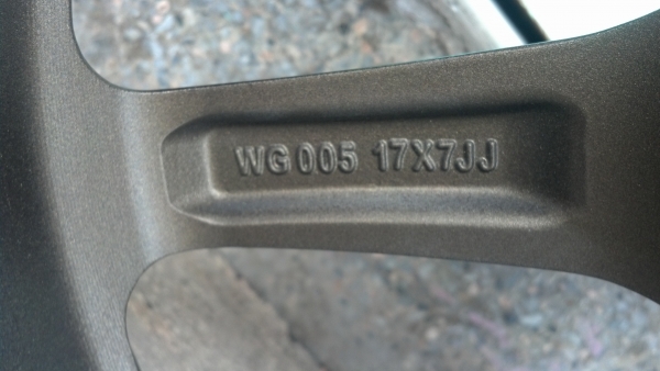 แม็กเจแปน ขอบ17 เบาๆ สีใหม่เนียน ราคา 7900 บาท แม็กเจแปน ขอบ17 เบาๆ สีใหม่เนียน ราคา 7900 บาท